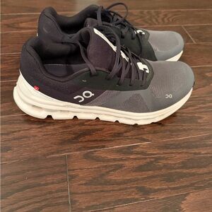 On Cloud Runner Men's Athletic Shoes - Black and Gray